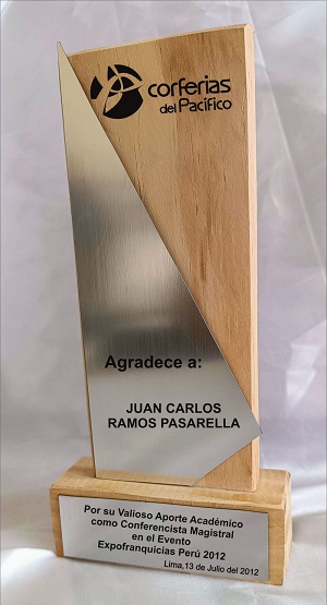 trofeo de madera eros